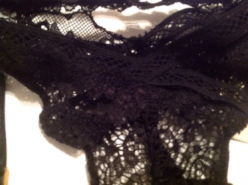 Bas string jarretière noir résille crochet Victoria's Secret neuf avec étiquette ensemble XS/S,M - Photo 3/10