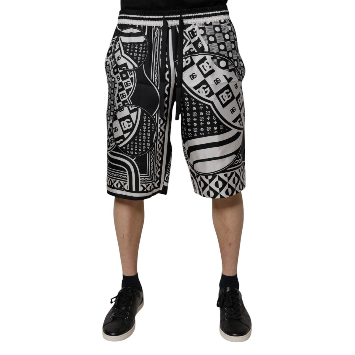 パンツ Dolce & Gabbana Bermuda shorts DOLCE & GABBANA Shorts Black White Bandana Silk Men Bermuda