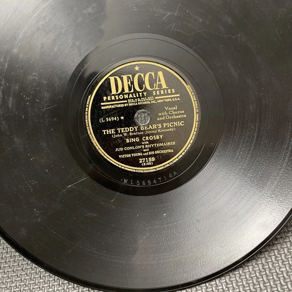 BING CROSBY RUDOLPH THE RED NOSED REINDEER/THE TEDDY BEAR'S PICNIC DECCA 78 F-54 - Image 4 of 4