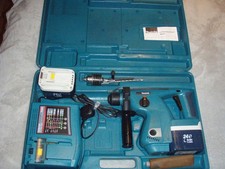 Makita BHR200, 24v, SDS Plus, Cordless Hammer Drill, Charger 2 x Batteries &Case