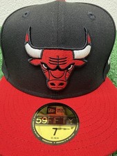New Era 59Fifty Chicago Bulls Fitted Hat Size 7 NWT Black Red NBA Basketball