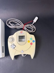 Sega Dreamcast Video Game Console 2 Controllers