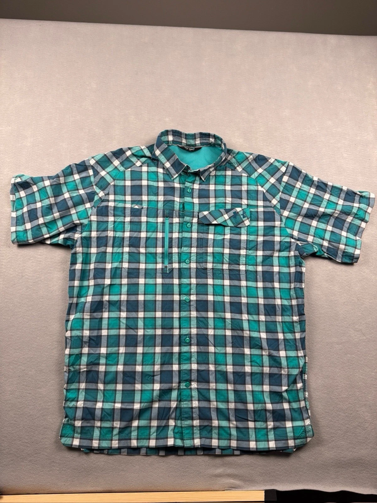 Under Armour Mens XL Teal Blue Plaid Short Sleeve Vented Fishing Button Up Shirt
Opens in a new wind
