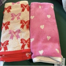 2, 2-Packs Cotton Jacquard Hand Towels Pink/White/Red Hearts 16 x 28 in