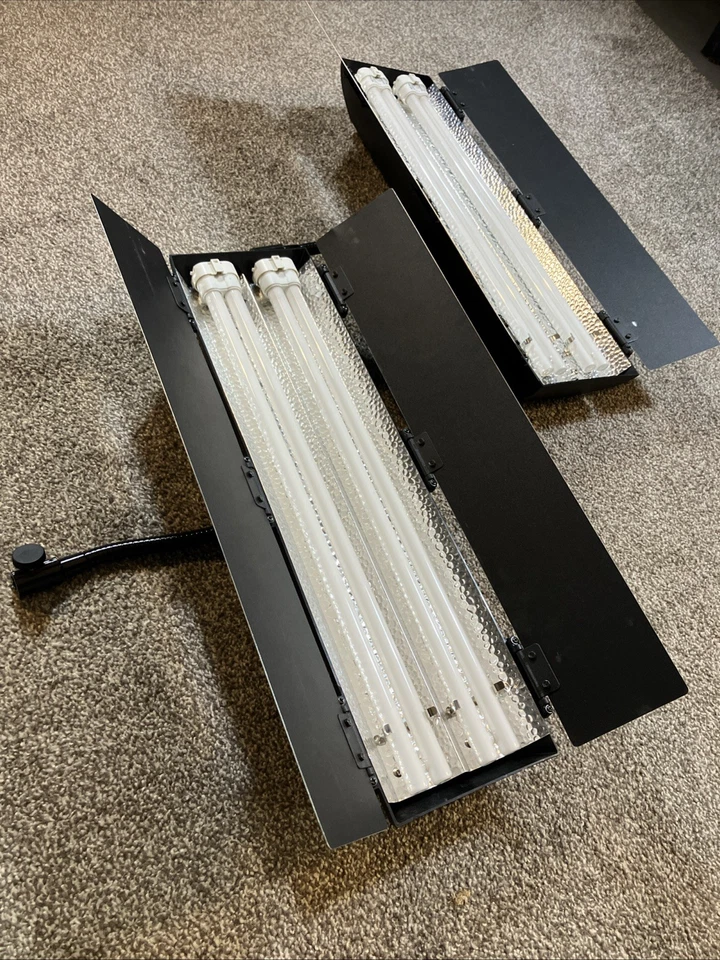 Flolight FL-110HM Fluorescent Photo, Video, Studio, Film (2 Lights) Untested - Image 2 of 4