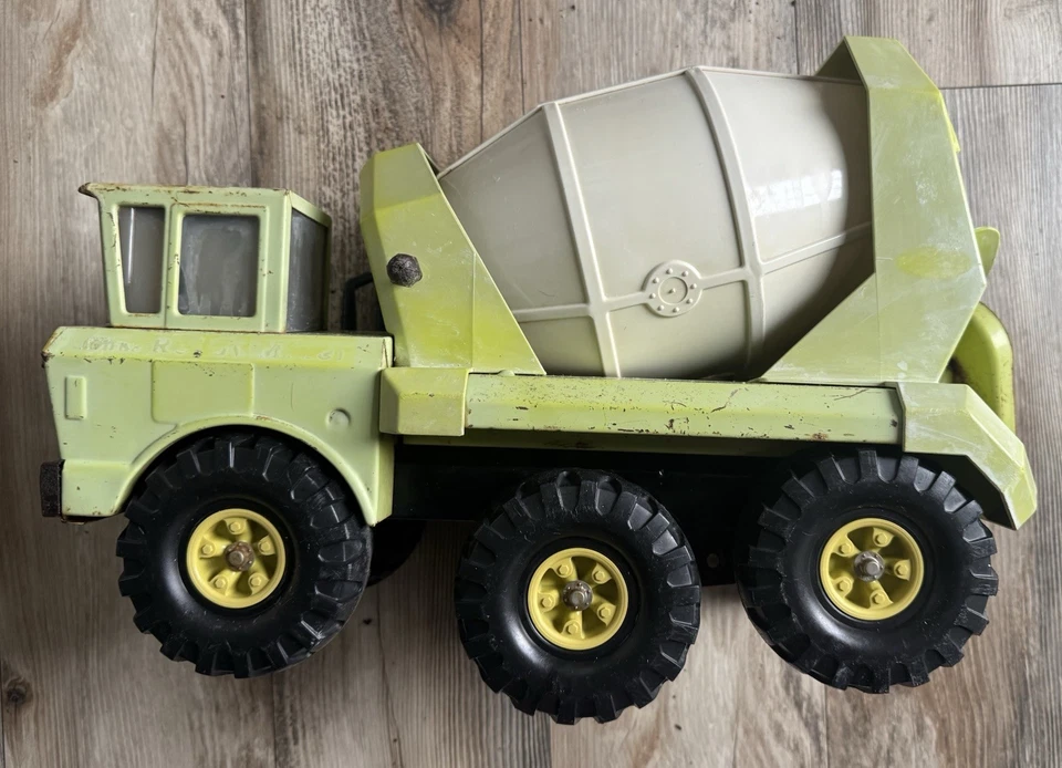 VTG! Mighty TONKA Lime Green Ready Mixer Cement Truck, 6-Wheel Tandem, 19" VIDEO - Image 3 of 4