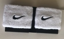 NIKE Unisex WHITE /Black Tennis WRISTBANDS 2Pack 1 Pair One Size New NNN04-101