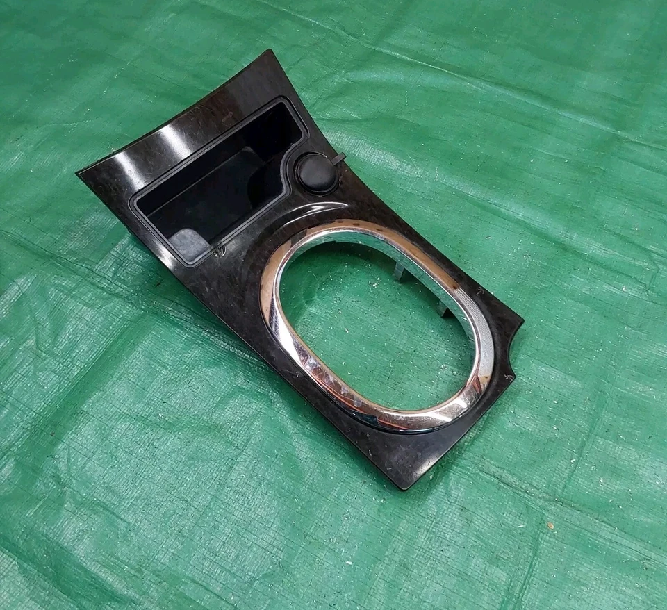 2005-2007 Mercury Mariner Center Console Shifter Bezel Trim OEM 5E6X-78045M - Image 2 of 4