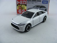 Toyota Crown Sedan In Weiß, Takara Tomy Tomica #62, 1/66