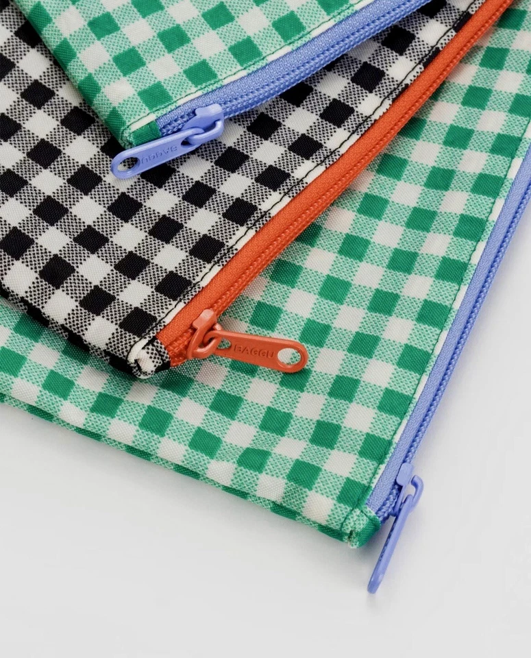 ¡NUEVO! JUEGO BOLSA PLANA BAGGU “GINGHAM” en verde/negro, reciclado. Nylon AGOTADO Y RARO Foto 2 de 4