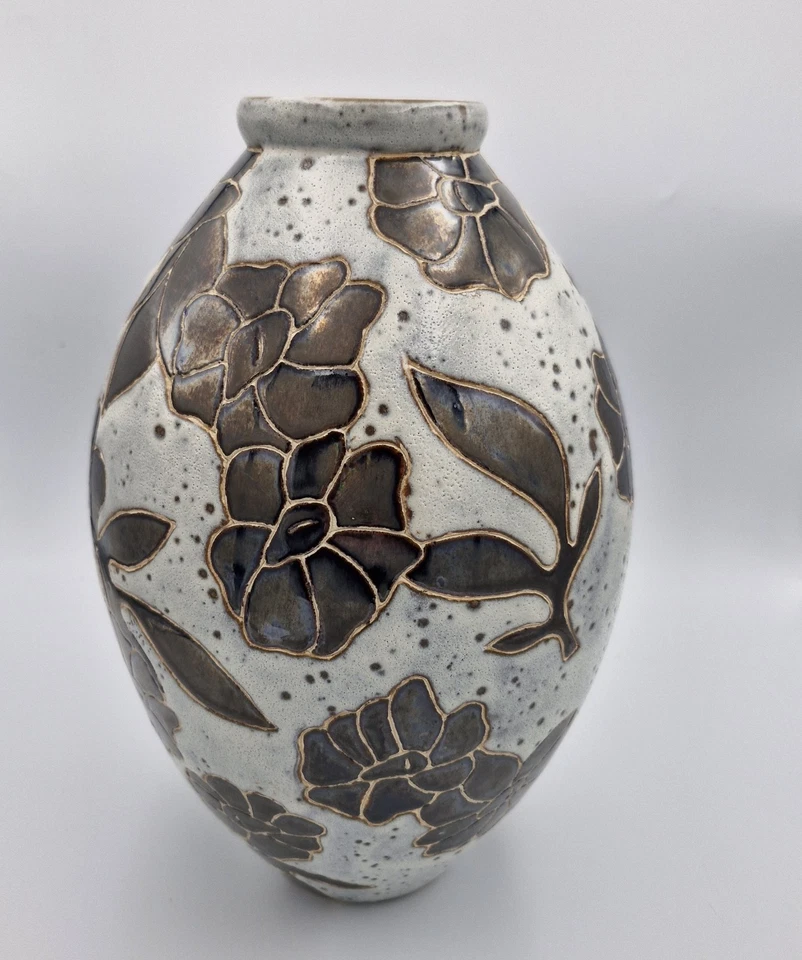 Large Contemporary Studio Pottery Floral White &  Gunmetal Grey  Vase 32cm - Image 3 of 4