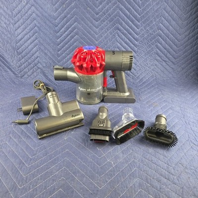 Dyson V6 Trigger Origin DC58 Handheld Vacuum With Battery and Charger WORKS!!