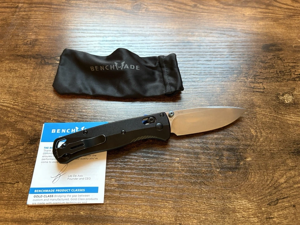 Cuchillo EDC plegable con mango de aluminio Benchmade 535BK-4 Bugout M390 Foto 2 de 3