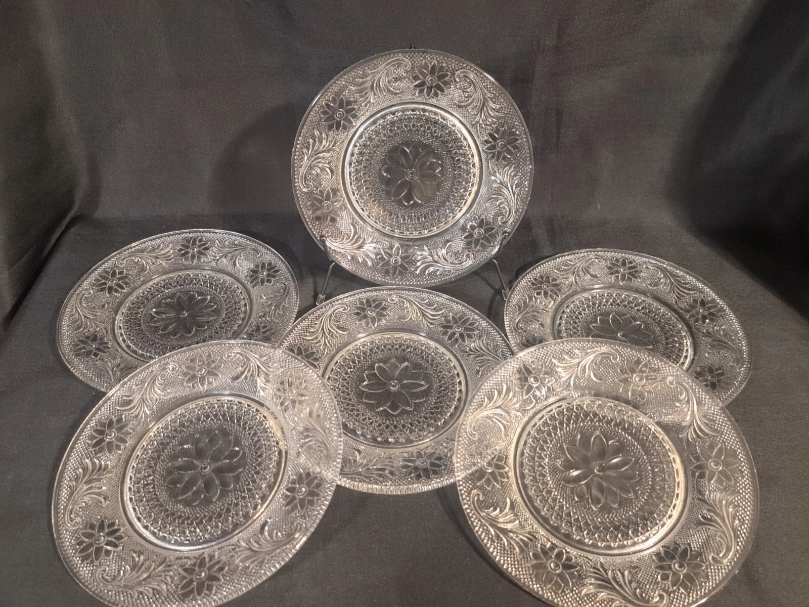 Indiana Glass Company - Clear Luncheon Plates 8.25" Set of 6 " 1925-1985 EUC