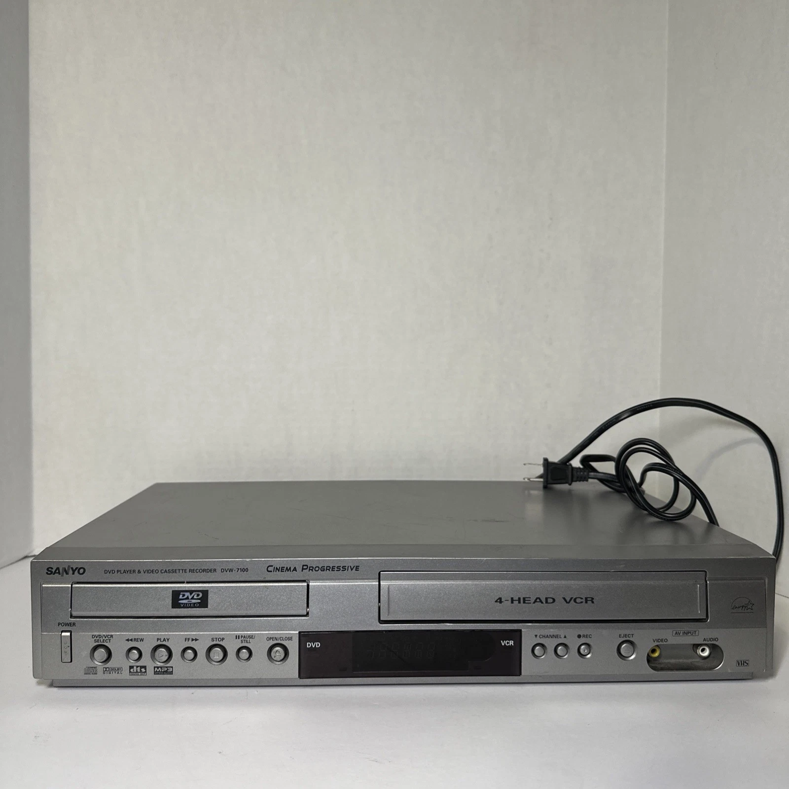 SANYO DVD/VCR VHS Combo Player DVW-7100 - Tested VHS WORKS DVD DOESNT NO REMOTE