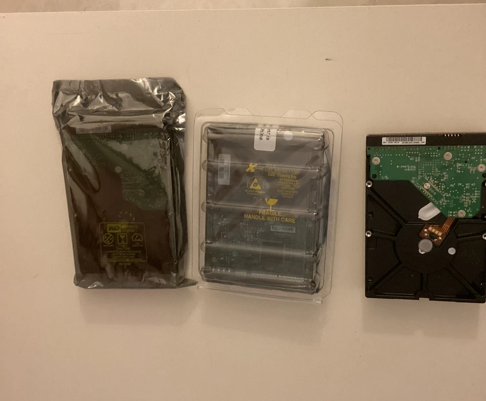 Combo 3 Hard Drives, Seagate 120gb, WD 320, WD 80. - Image 2 of 4