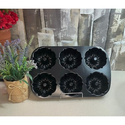 Nordic Ware Bundt Muffin Baking Pan Makes Six 4'' Bundlettes