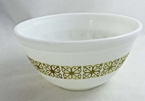 Vintage Pyrex #402 AUTUMN FLORAL (Verde) 1.5 Quart Round Mixing Bowl, Milk Glass