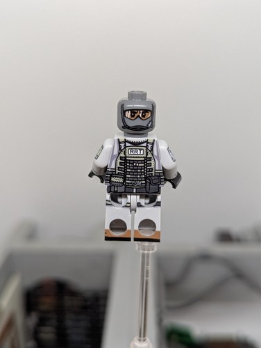 SET10 Custom Action LEGO Toy Sets: Guns, Gear, and Detailed Prints Included! - Picture 7 of 8