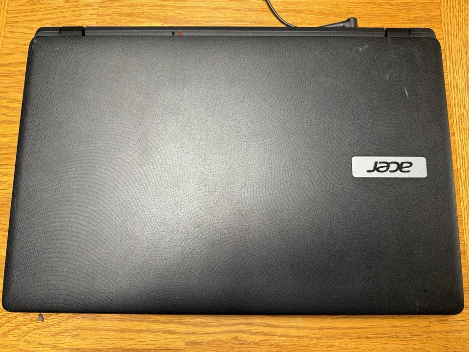 Acer Aspire ES1-512 - Intel Pentium - 4GB RAM (NO HDD / BOOT LOOPS) - Image 3 of 4