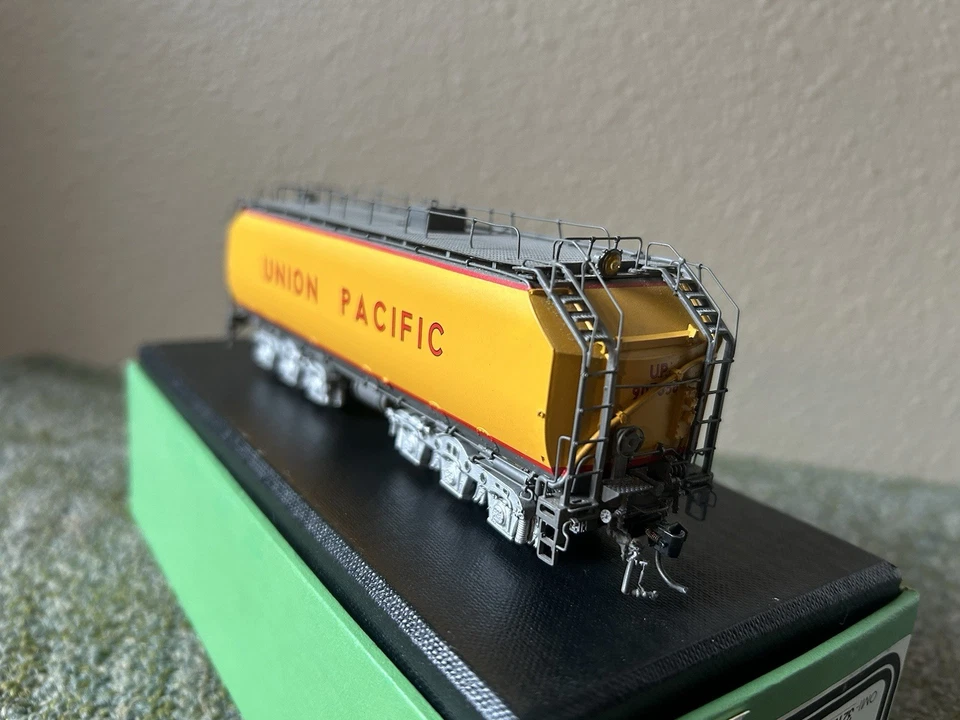 OVERLAND MODELS HO BRASS UNION PACIFIC LONG TURBINE TENDER #907857 - Image 3 of 4