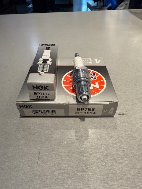 NGK - 1034 - Standard Spark Plug, BP7ES 4 PACK