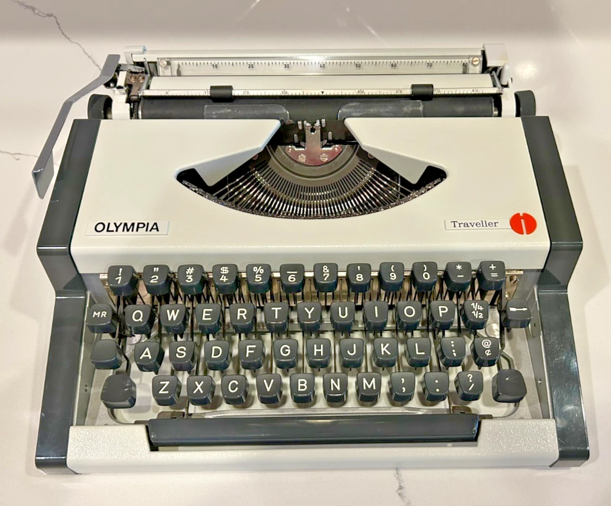 Olympia Traveller Typewriter In Collectible Typewriters for sale