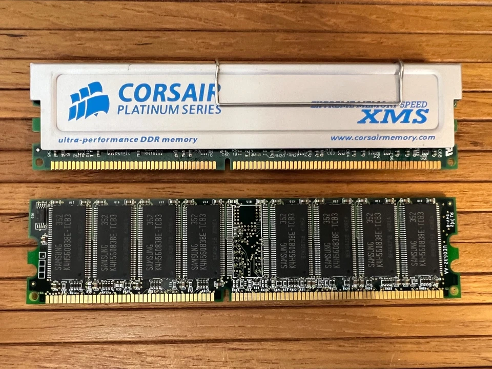 Corsair 512 MB PC 2700 Lote de 2 RAM de Escritorio/Memoria Foto 4 de 4