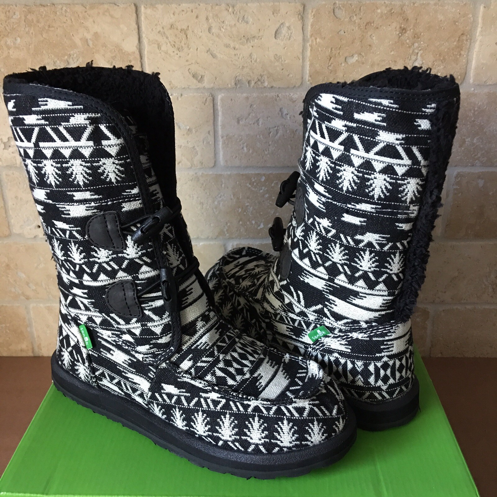 sanuk snow boots