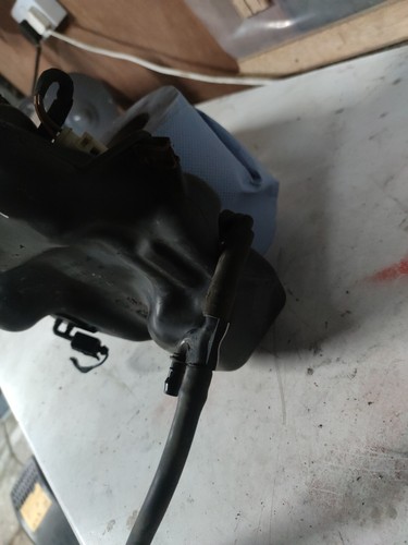 MERCEDES E C CLASS 2009-2013 WASHER BOTTLE & MOTOR A2048602260 - Picture 7 of 10
