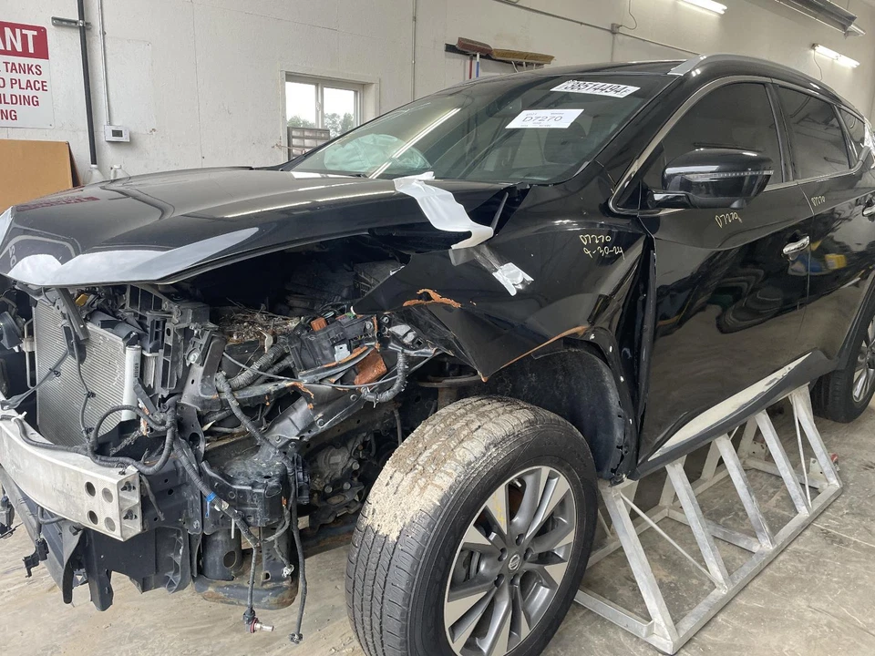 Gato de piso usado se adapta a: Nissan Murano 2016 grado A Foto 3 de 4