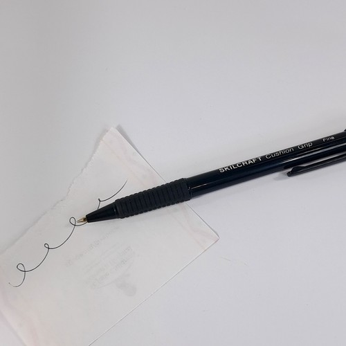 Bolígrafo Skilcraft Cushion Grip FINE retráctil tinta negra - Imagen 5 de 7