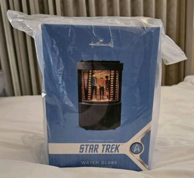 2022 HALLMARK THE ORIGINAL SERIES STAR TREK WATER SNOW GLOBE WITH LIGHT & SOUND