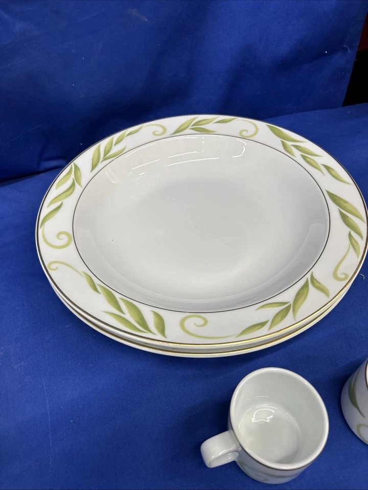 Juego de 38 piezas de Bernardaud Frivole Excelente Estado Foto 4 de 4