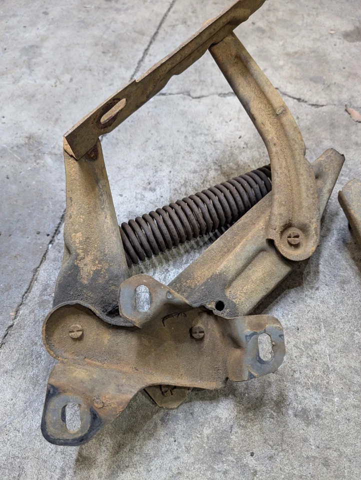 1965 1966 1967 Ford Galaxie 500 Mercury capô suporte dobradiças LH RH suportes OEM - Imagem 3 de 4