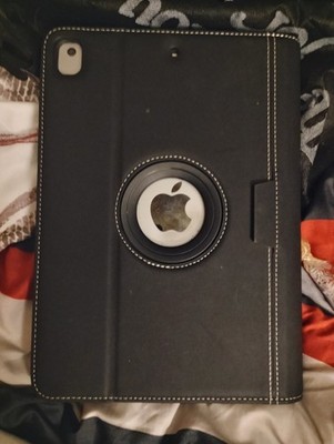Apple iPad Silver Tablet Series with Targus Case Model THZ634GL-52 bundled