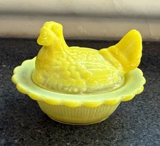 Mosser Glass USA Mini Hen on Nest DANDELION - Salt Well 3" wide -GLOWS New color