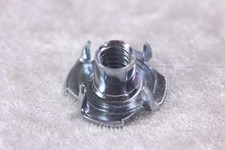 Lot 3-Prong T Nuts 100-Count 1/4 - 20 Coarse Thread