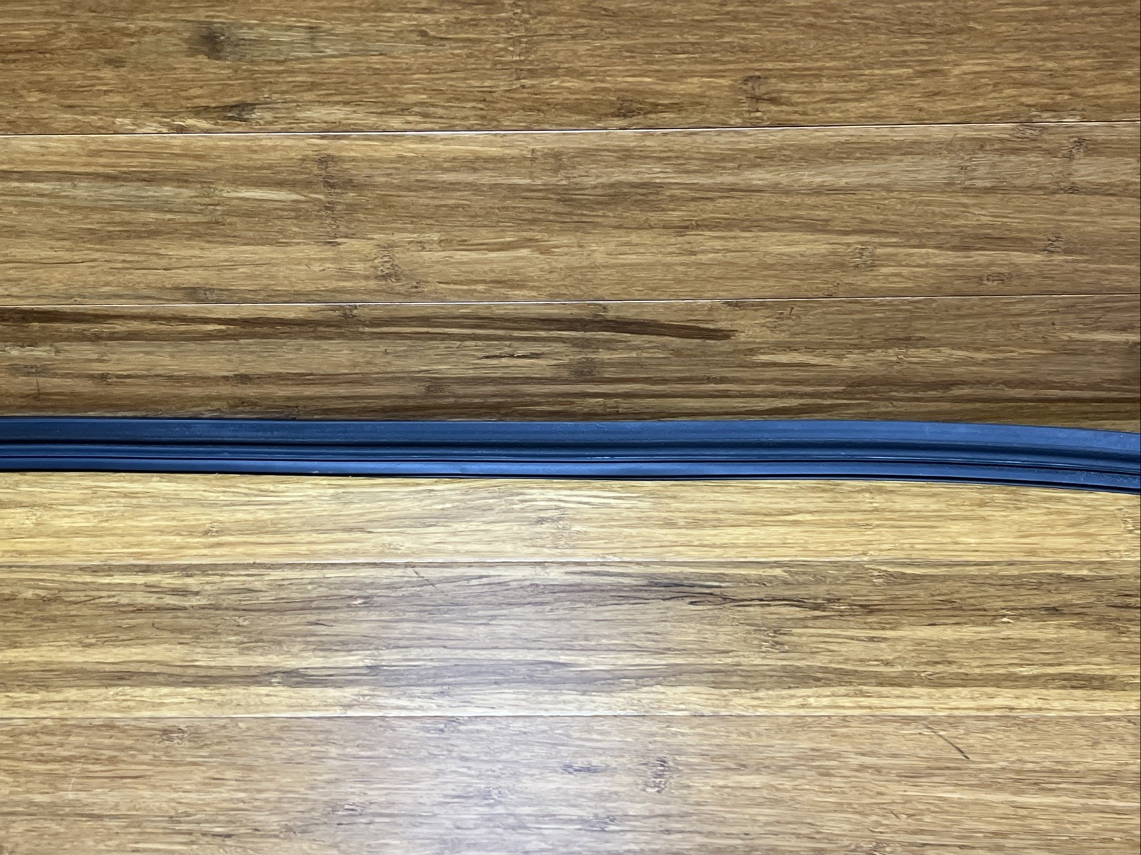 2017-2023 Rolls Royce Dawn Windshield Seal W/ Right Quarter Glass OEM NOTE