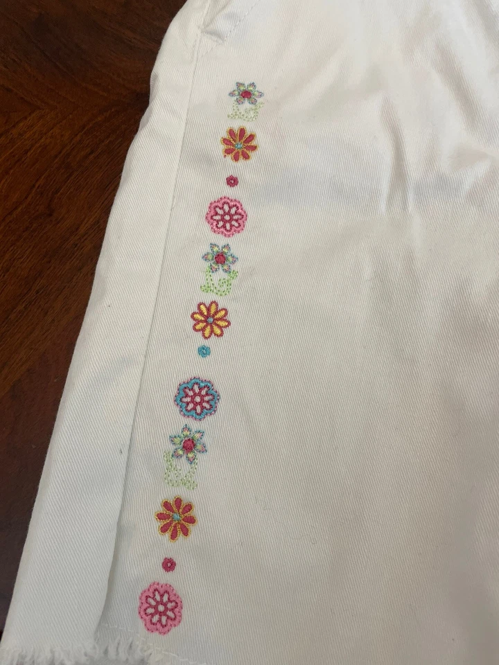 Pantalones Cortos Floral Bordados Niñas Blancos Talla 2T Borde Crudo Skechers Verano Boho Foto 2 de 4