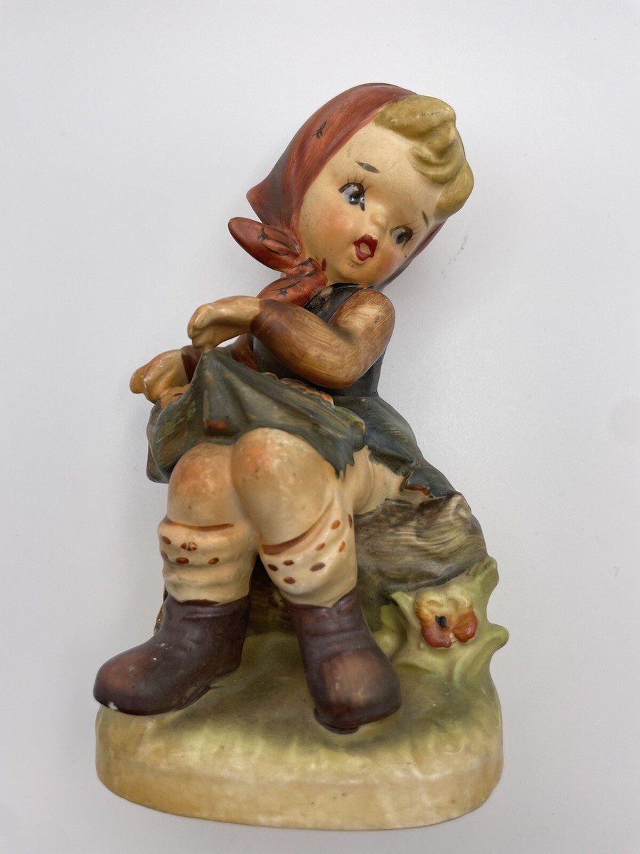 NAPCOWARE Vintage Ceramic Figurine #C7363 Japan Young Girl with