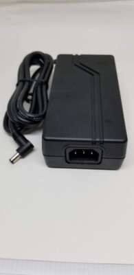 UMEC POWER SUPPLY CHARGER ADAPTER UP0651A-12P 54 L 12V/5.17A 62 W