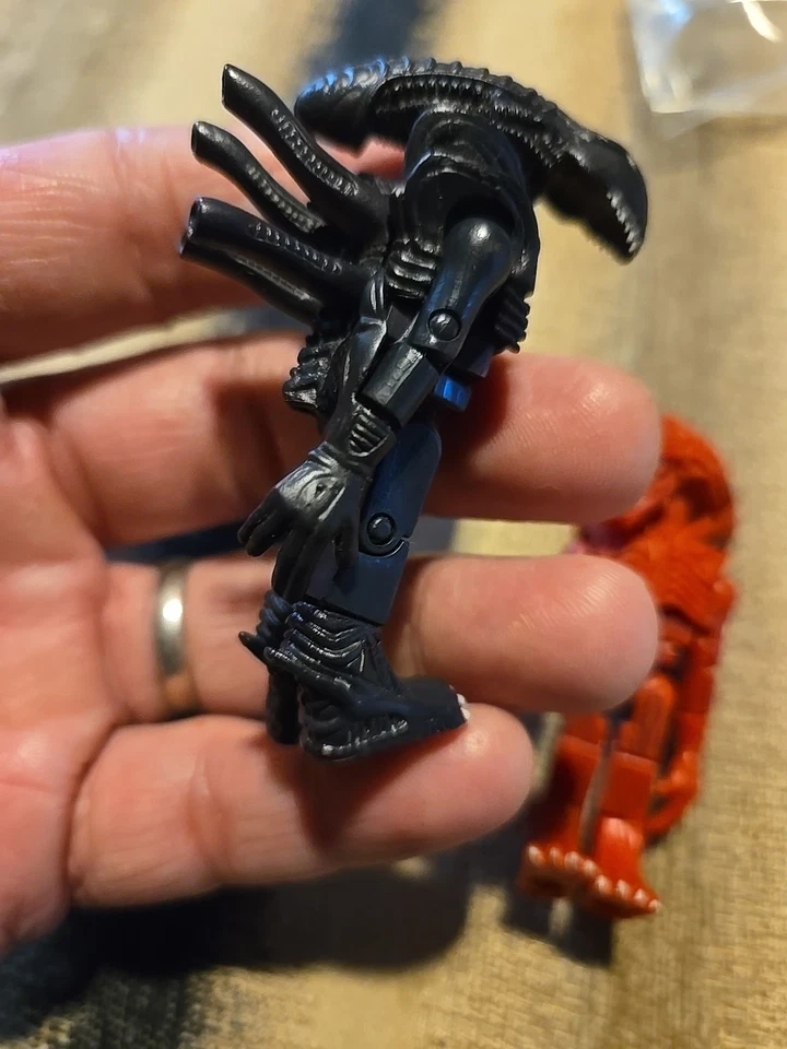 最小化外星人玩偶,均不完整 — 第 4/4 张图片