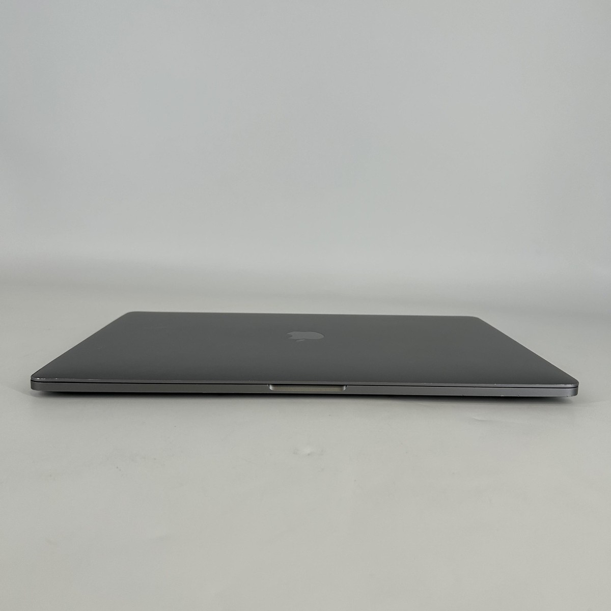 MacBook Pro 15 Touch Bar Gray 2016 2.6 GHz i7 16GB 256GB SSD