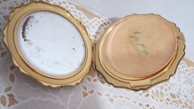 Vintage Stratton(England) gold compact - 3-1/4