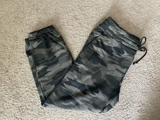 Wild Fable Women's Camo Print High-Rise Vintage Jogger Sweatpants. XL