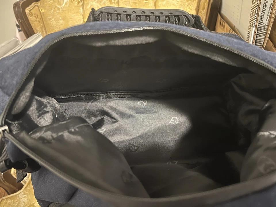 Evecase Shell DSLR Camera Bag Size 20Lx13Wx7D Hard Case Divider Backpack - Image 4 of 4