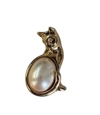 Vintage Trifari Goldtone & Faux Pearl Cat Belly Pin