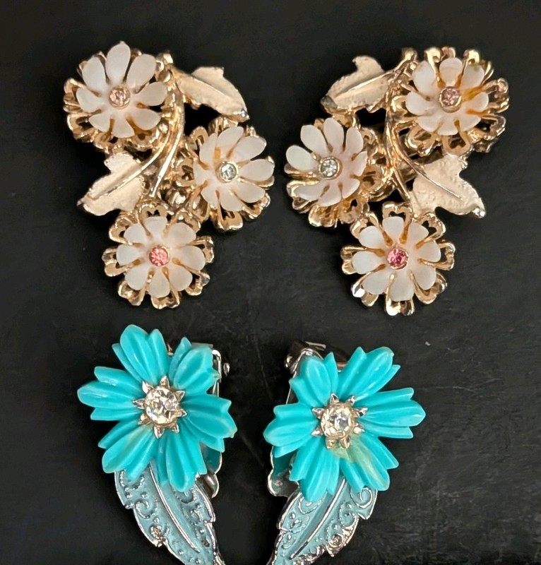 MCM FABULOUS CORO & ART Clip On Rhinestone Earrings 2pair. Great Condition 