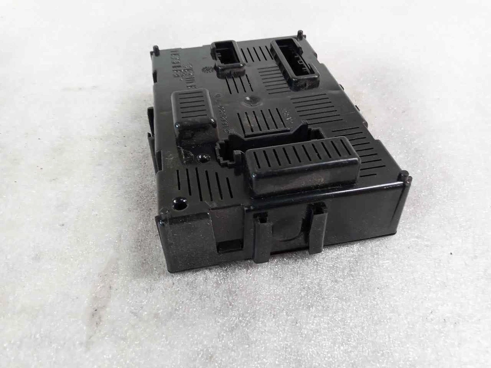 8201054128 modulo elettronico per RENAULT CLIO III GRANDTOUR 2008 529968 - Immagine 2 di 4